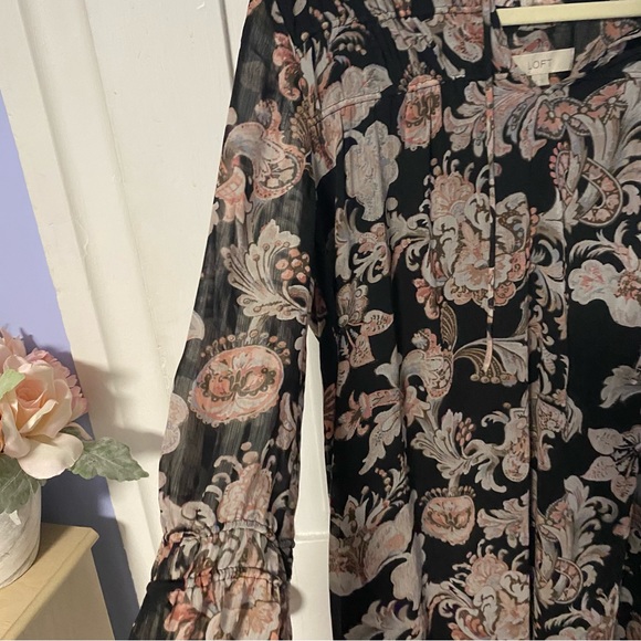 LOFT Floral Shift Dress - Picture 4 of 6